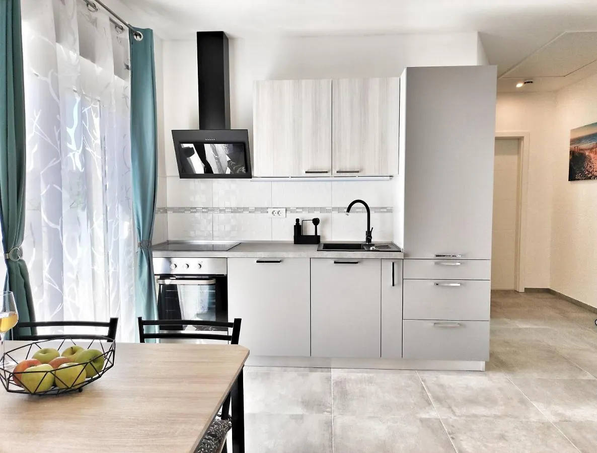 Apartment Apartman Sa Pogledom Na More Pula Croatia