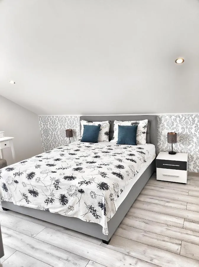Apartman Sa Pogledom Na More Pula Apartment